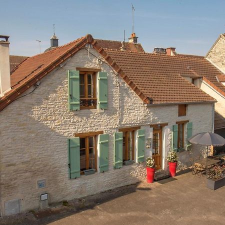 Aupres Du Chateau Tanlay Exterior photo
